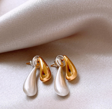 Gold & Pearl Teardrop Earrings